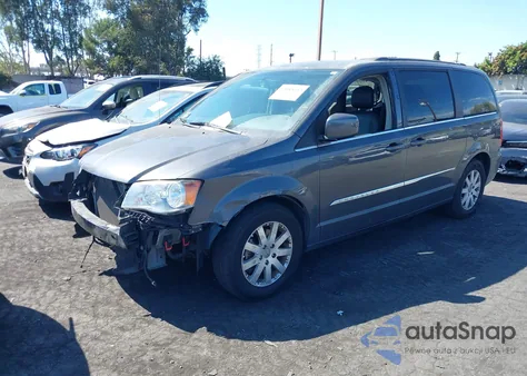 2015 Chrysler Town & Country Touring z USA, uszkodzony, nr VIN 2C4RC1BG9FR563125